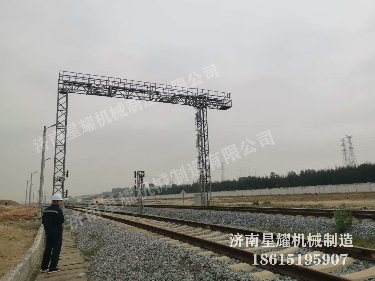 星耀鍍鋅鐵路龍門(mén)架03.jpg